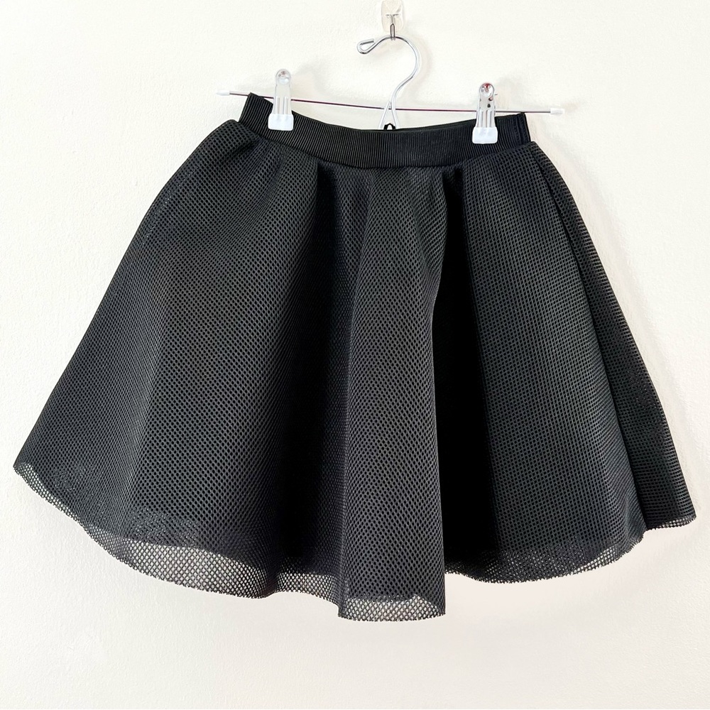 H&M elastic waist A-line skirt. New with tag.